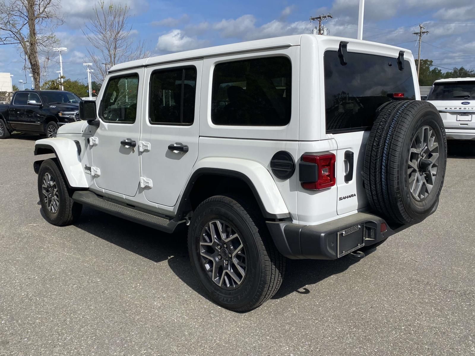 View vehicle photo 5