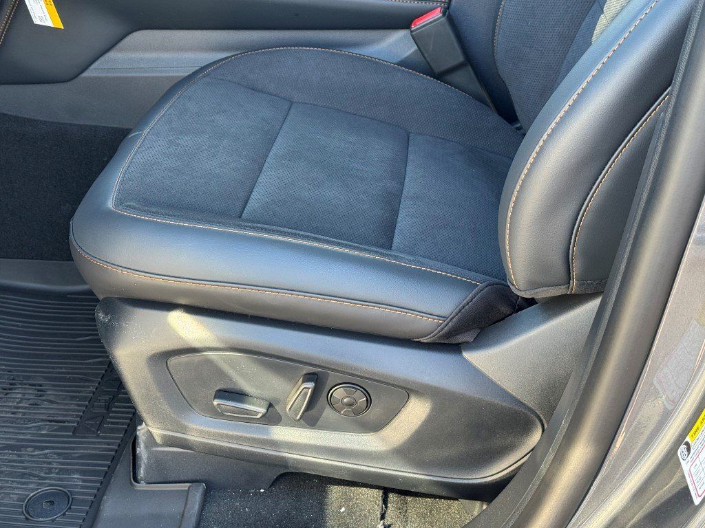New 2026 Carbonized Gray Metallic Ford Tremor image 14