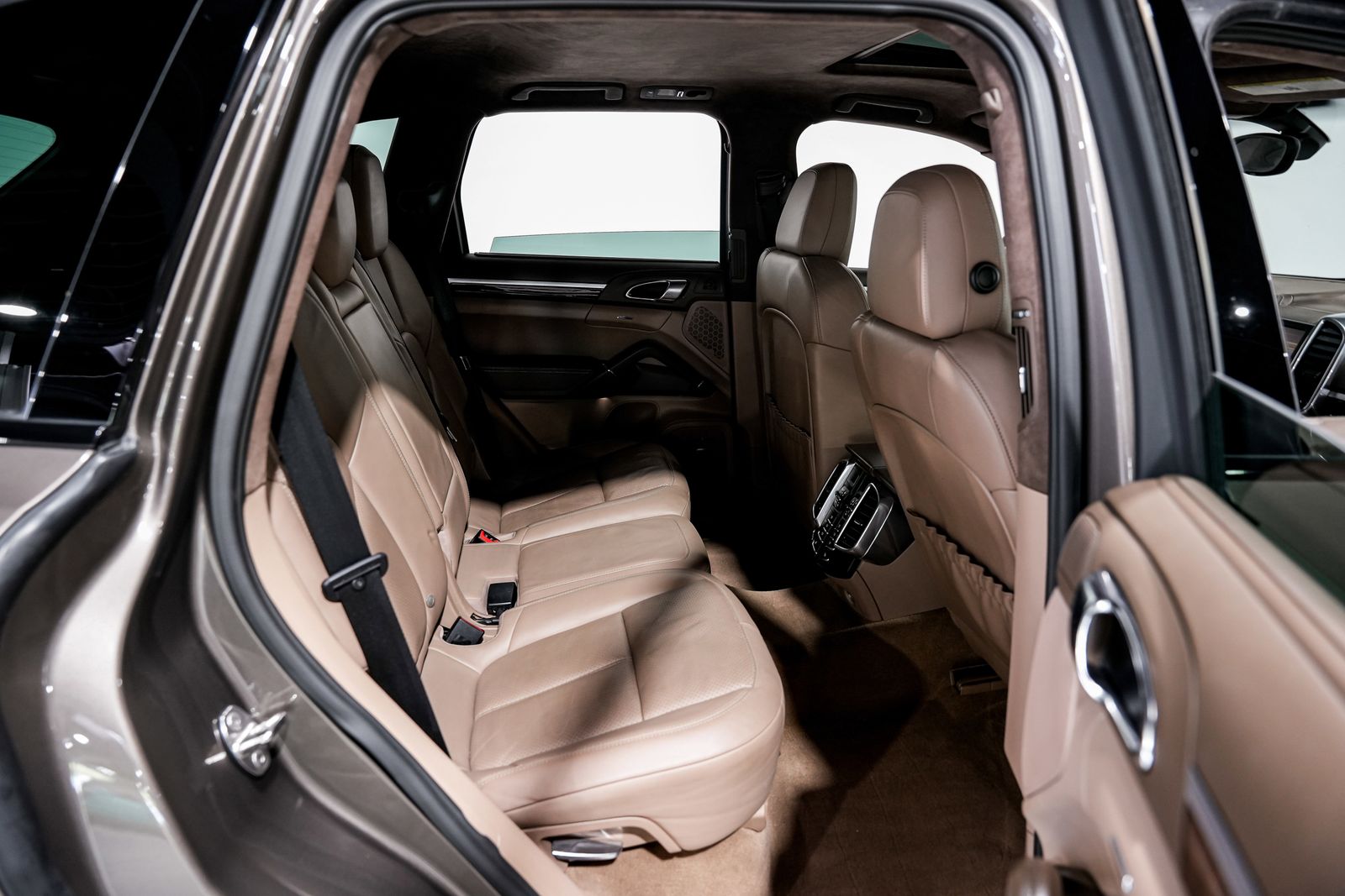 2013 Porsche Cayenne Turbo — photo 33