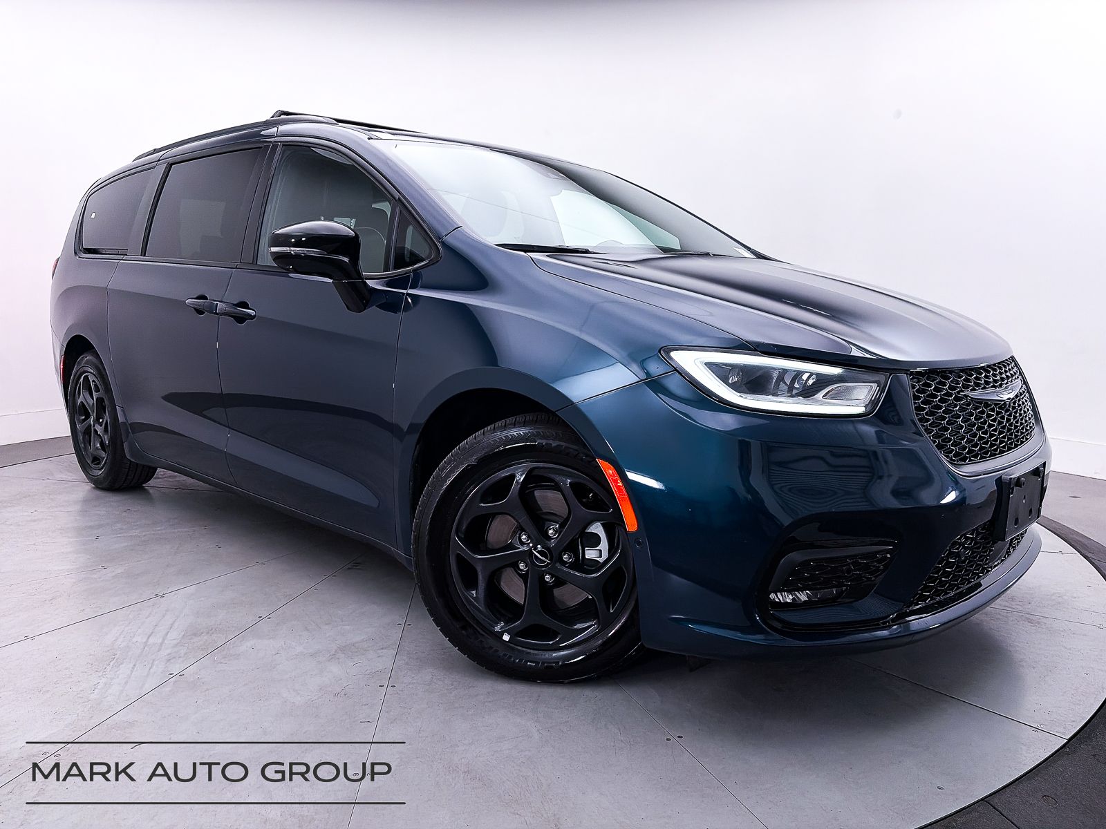 2024 Chrysler Pacifica Hybrid Select Premium S Appearance