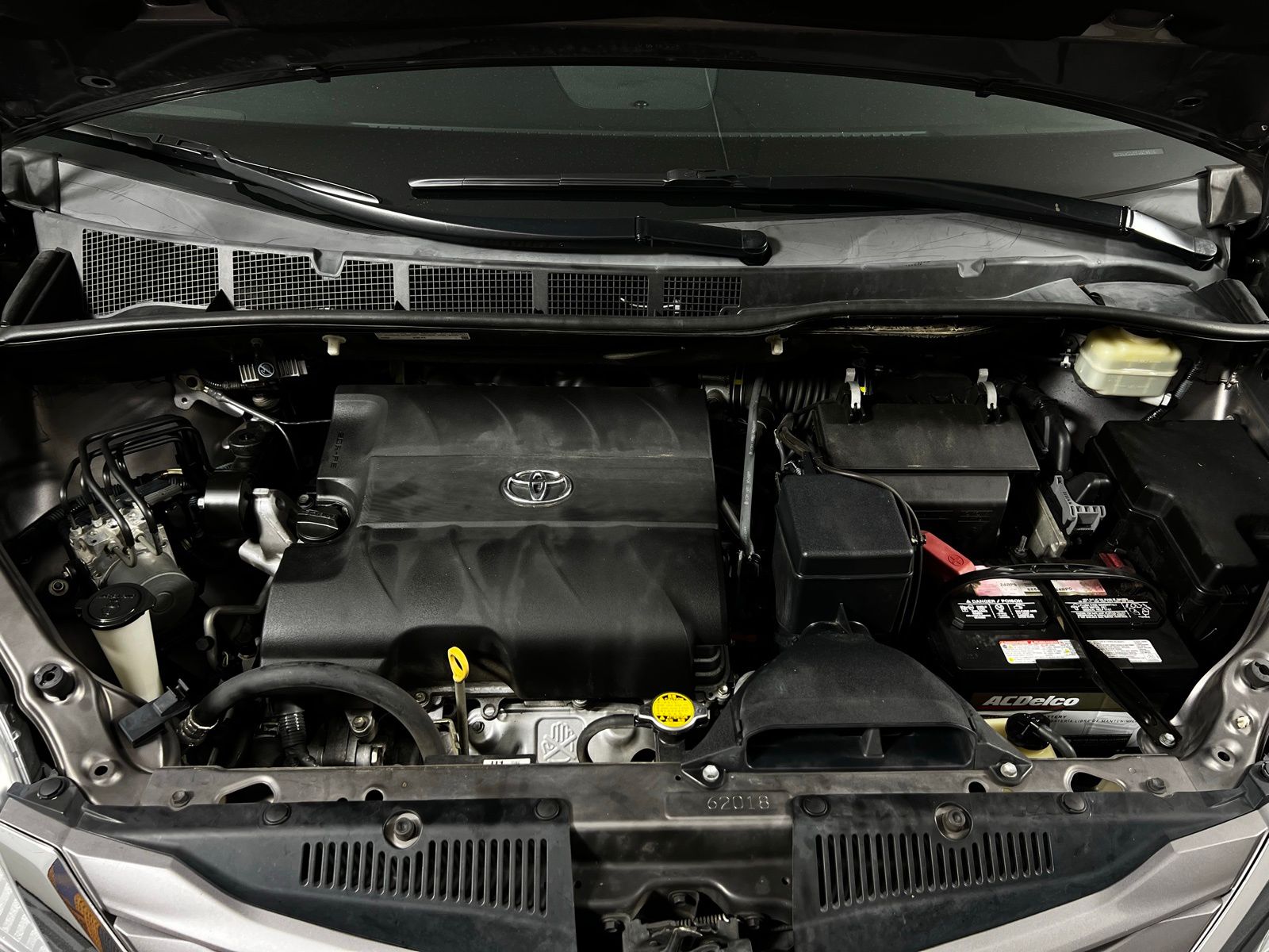 2016 Toyota Sienna XLE 9