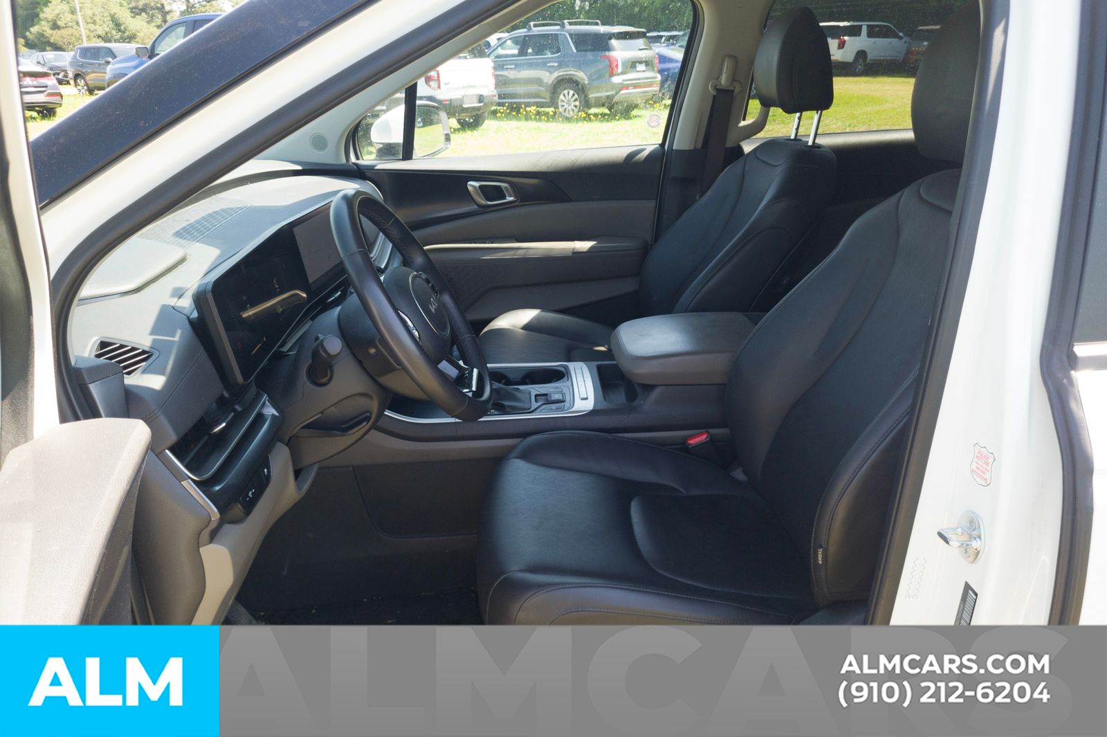 Used 2025 Snow White Pearl Kia LXS image 7