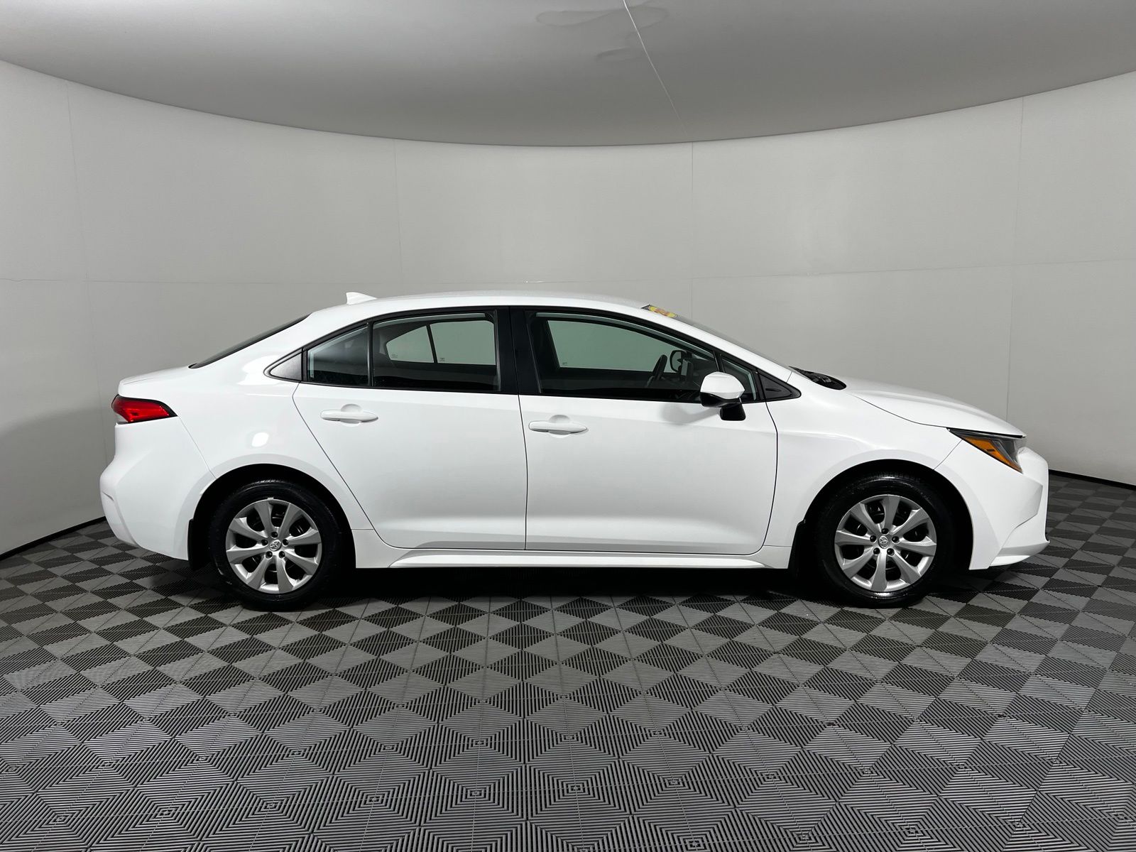 Thumbnail: 2025 Toyota Corolla - 4