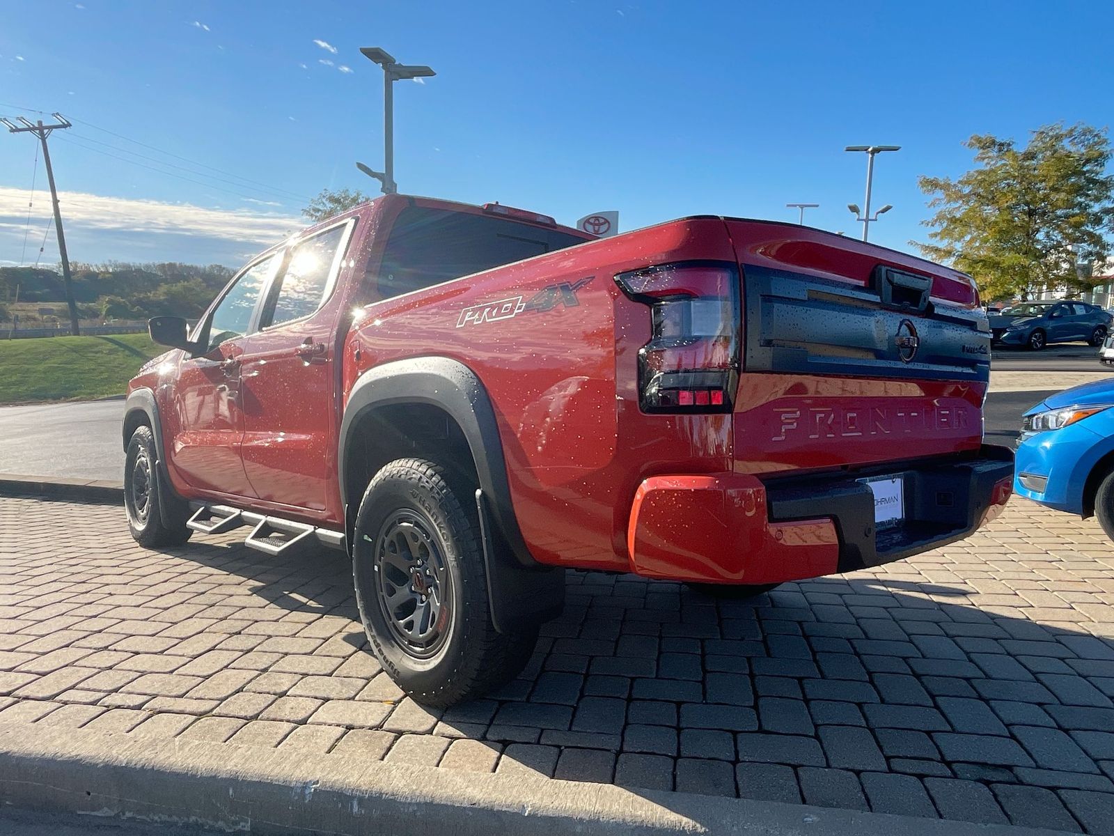 2025 Nissan Frontier PRO-4X 12