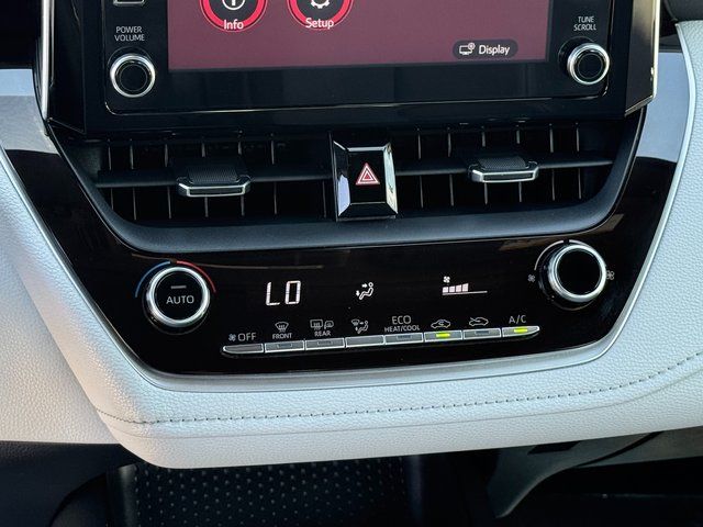 Used 2020 White Toyota SE image 21