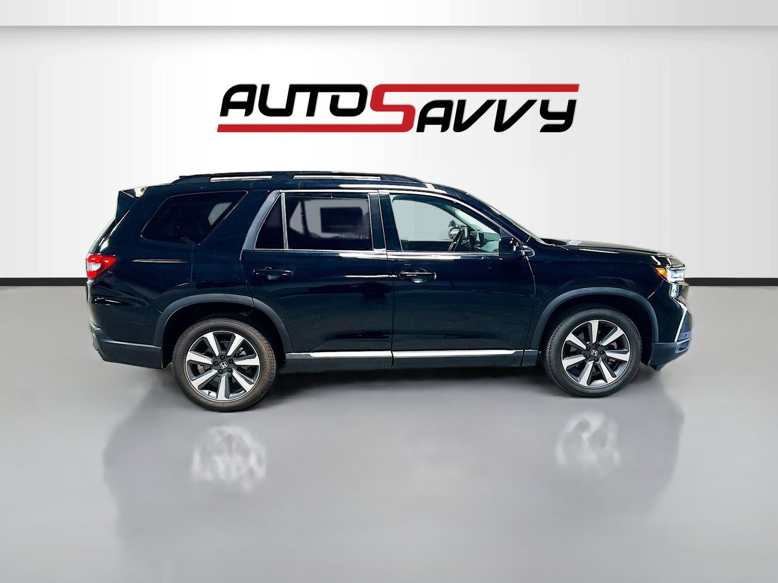 Used 2024 Black Honda Touring image 8