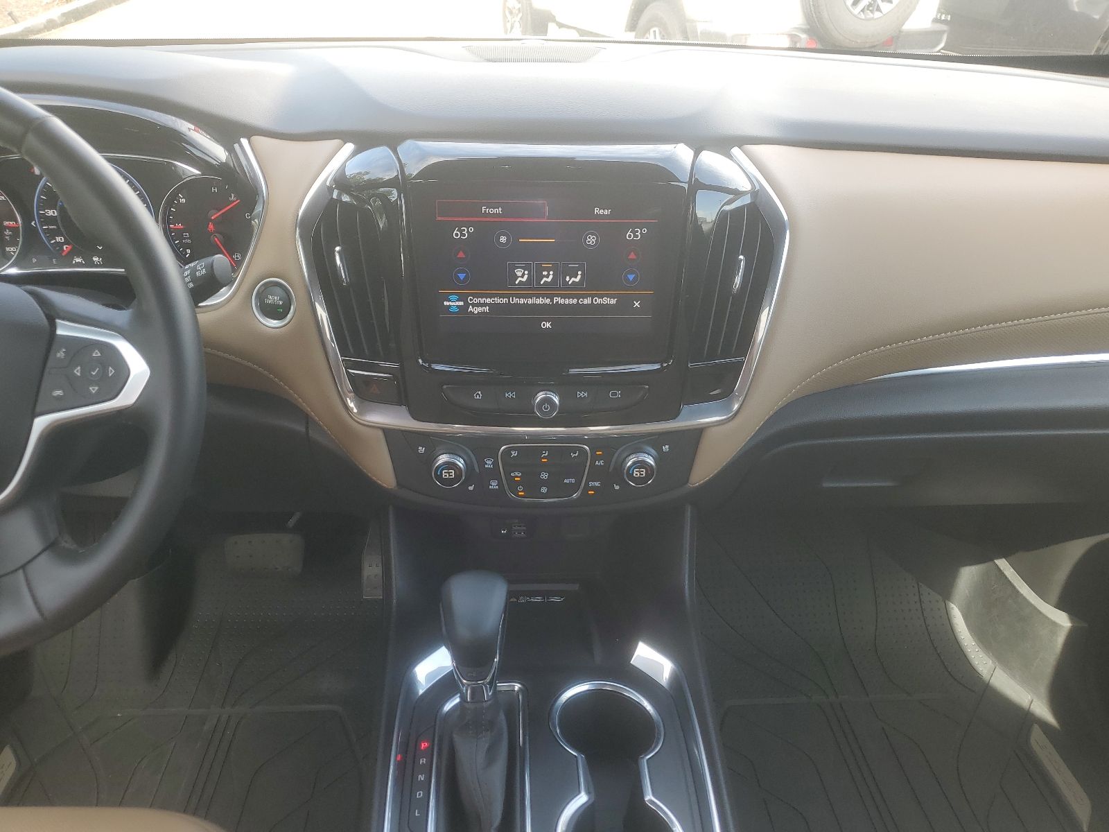 2023 Chevrolet Traverse Premier White at Royal Nissan