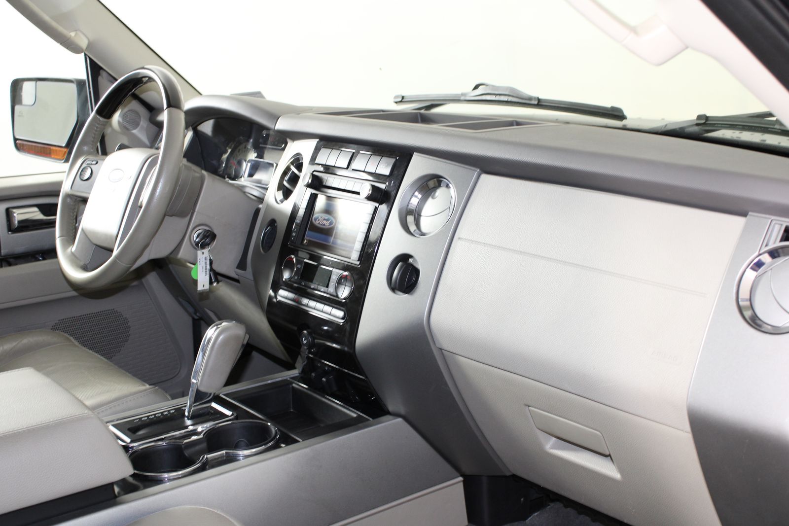 Used 2014 Black Ford Limited image 32