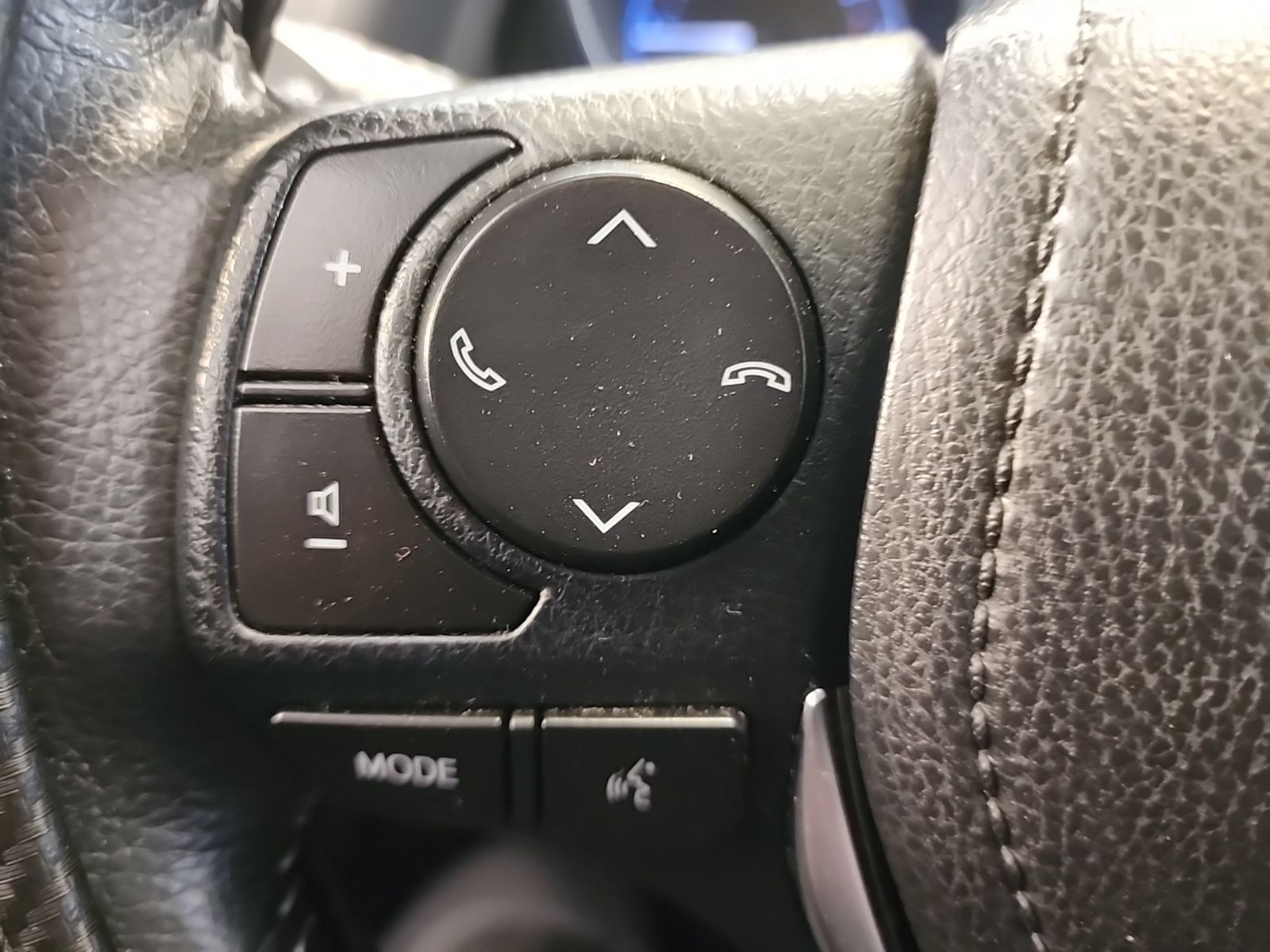 Used 2018 Barcelona Red Metallic Toyota Base image 19
