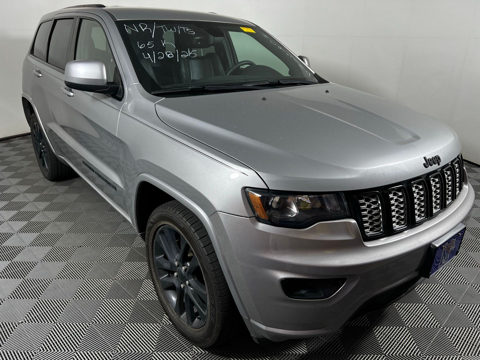 2017 Jeep Grand Cherokee Altitude 3