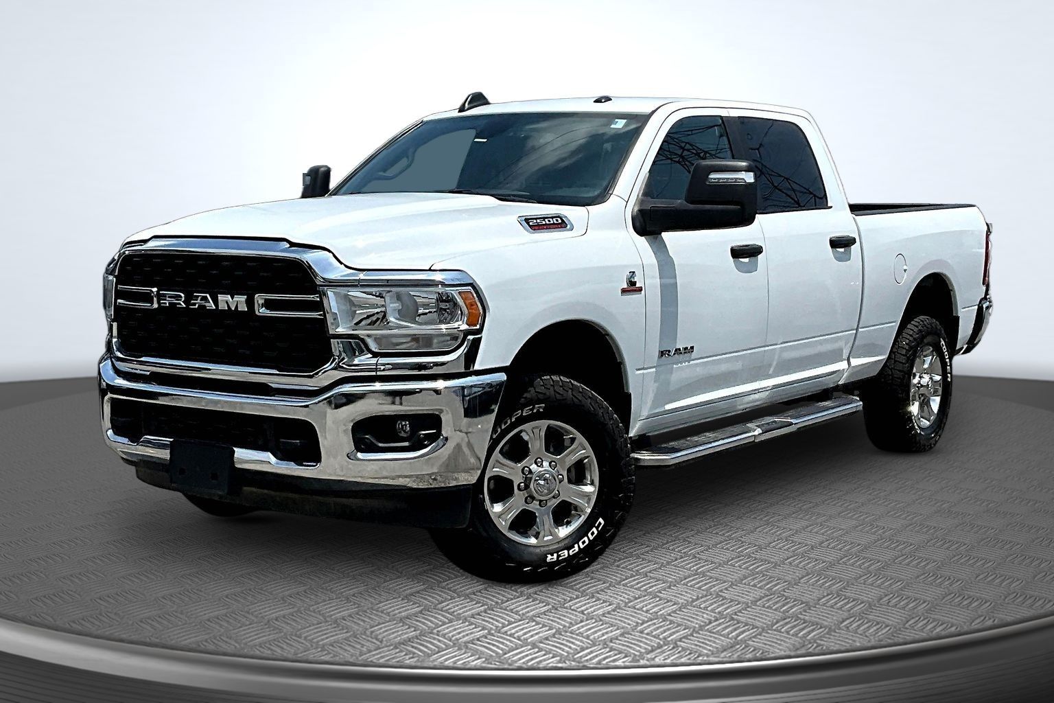 Bright White Clearcoat 2024 RAM 2500 Pickup Truck Four-Wheel Drive 6-Speed Automatic