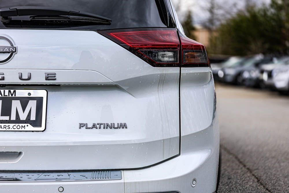 2025 Nissan Rogue Platinum photo 11