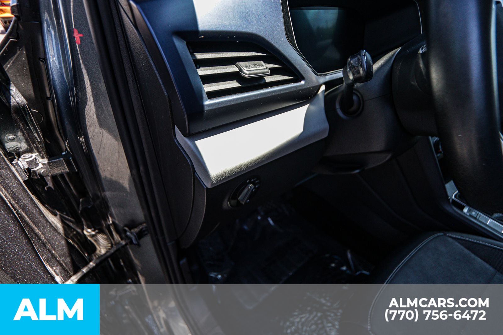 2022 Volkswagen Taos SE photo 32