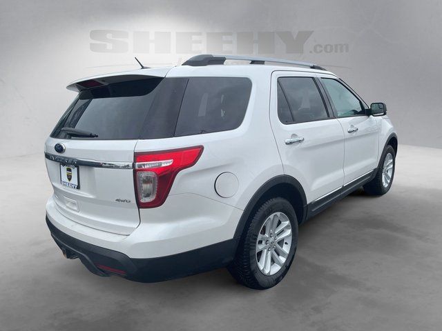 Used 2013 White Platinum Clearcoat Metallic Ford XLT image 4