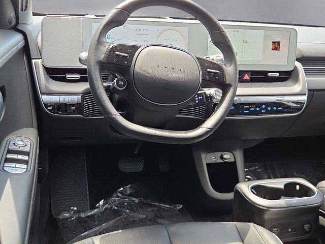 Used 2023 Black Hyundai Limited image 3