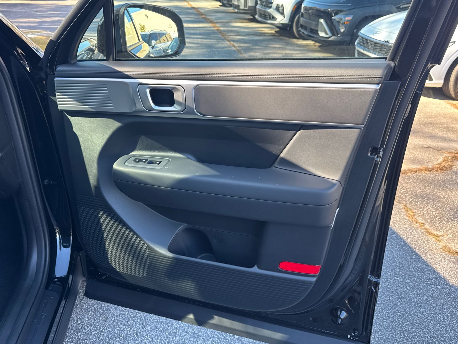New 2026 Black Hyundai SE FWD image 15