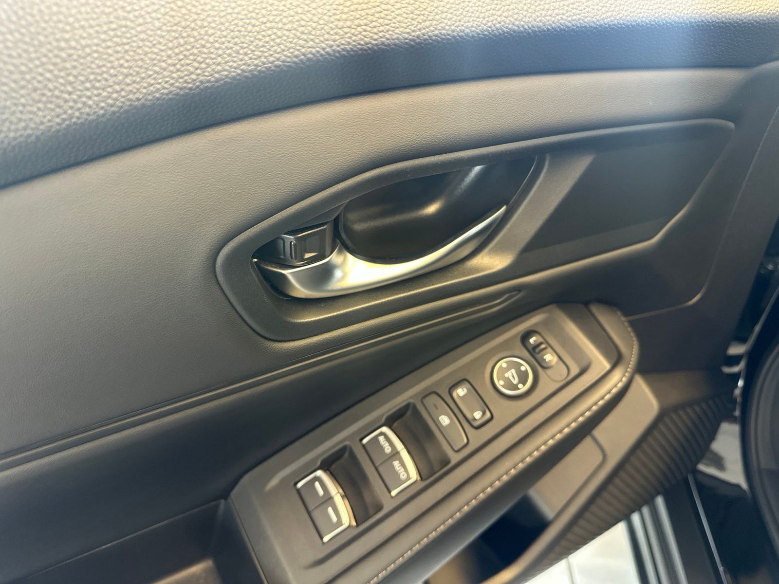 Used 2024  Honda Sport image 19