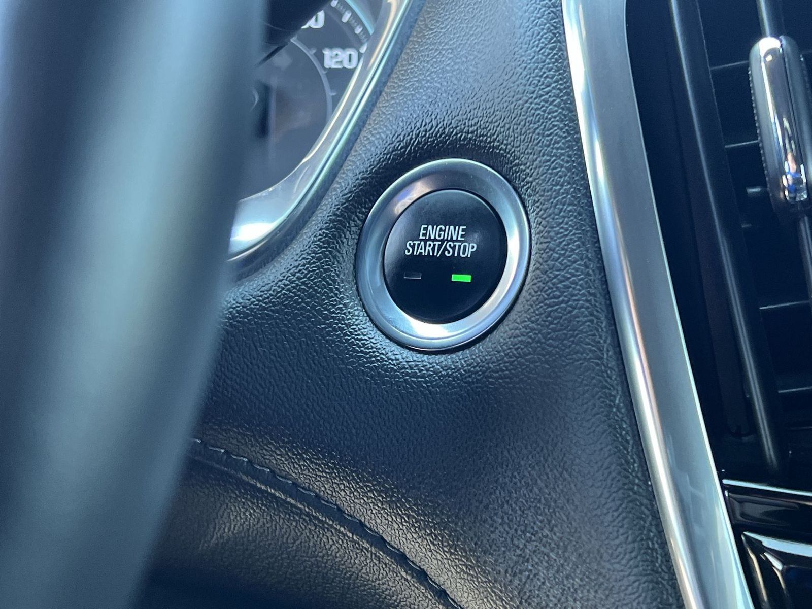 used 2023 Chevrolet Traverse car, priced at $36,076