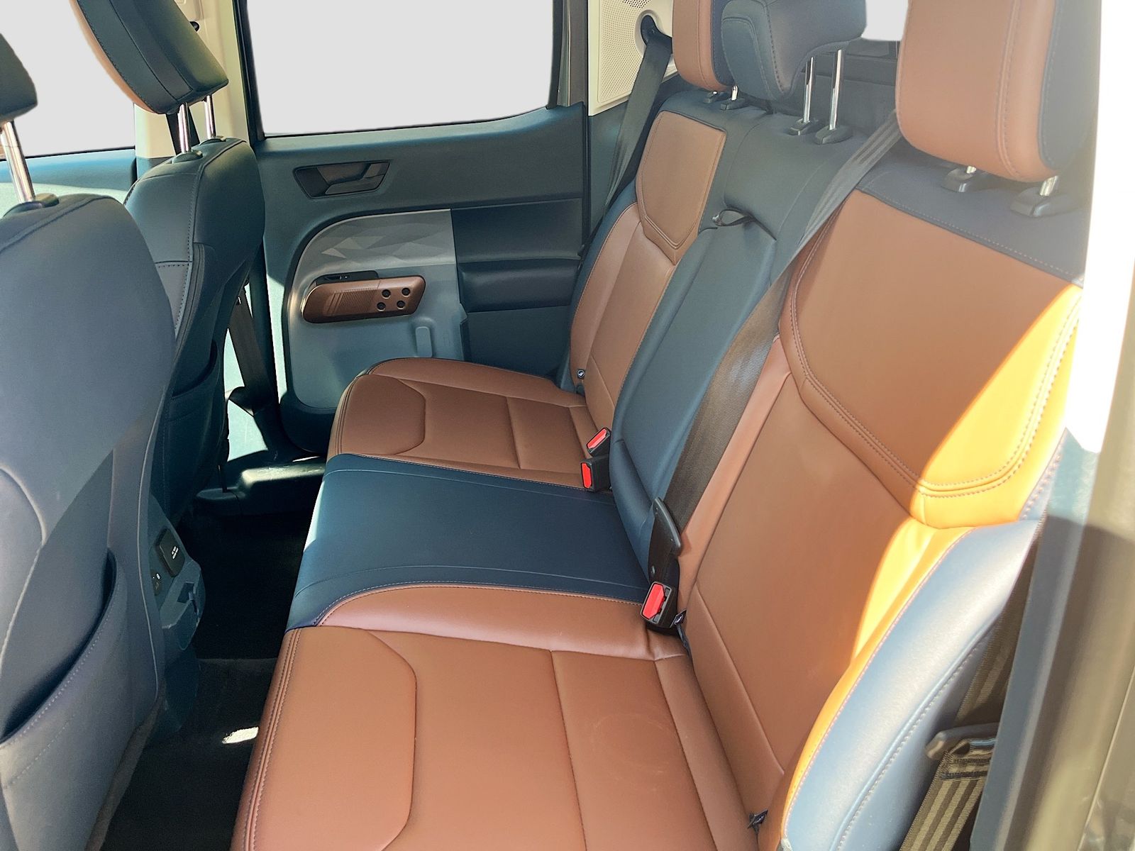 Used 2024 Gray Ford Lariat image 25