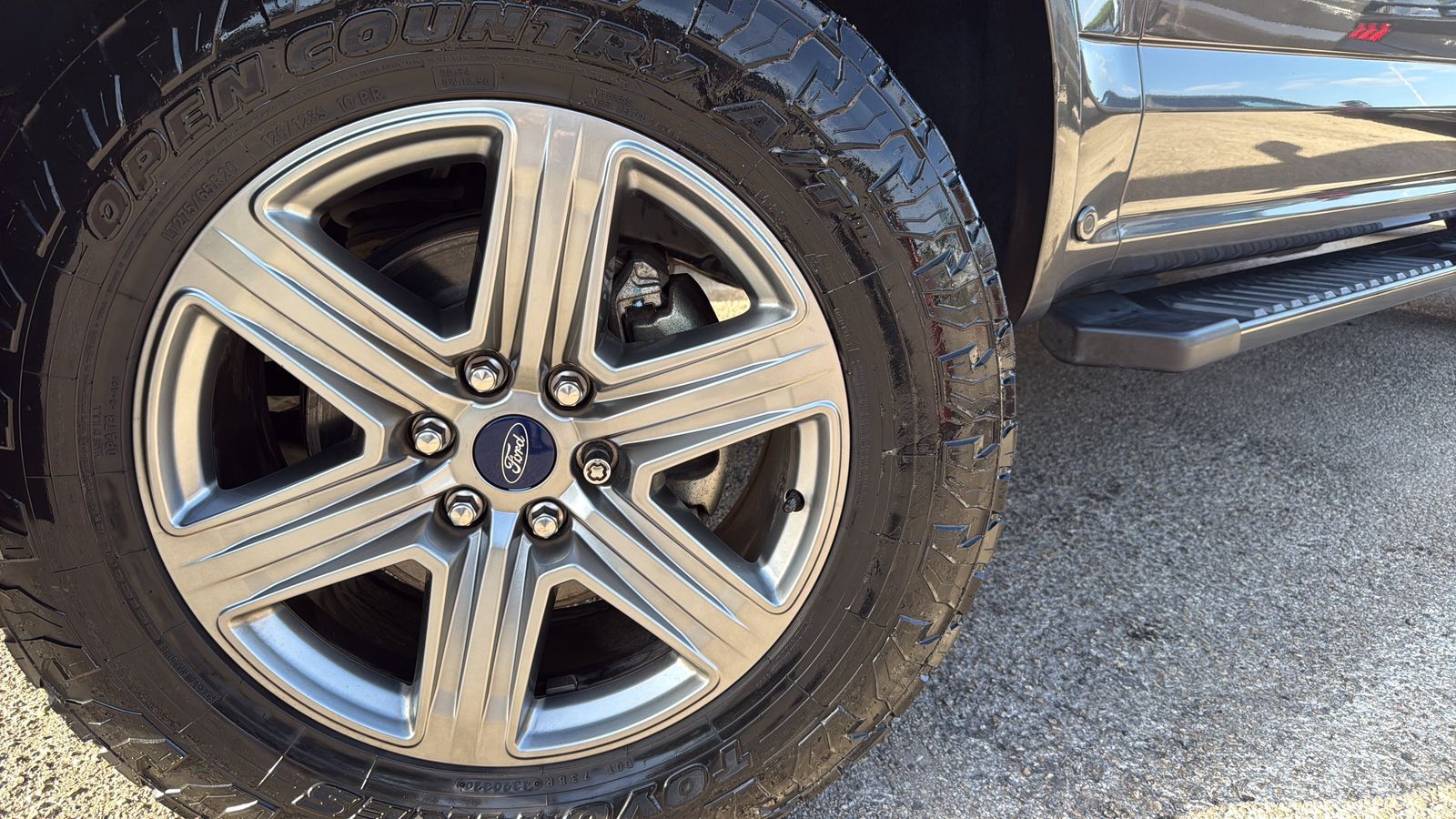 Used 2019 Gray Ford Lariat image 30