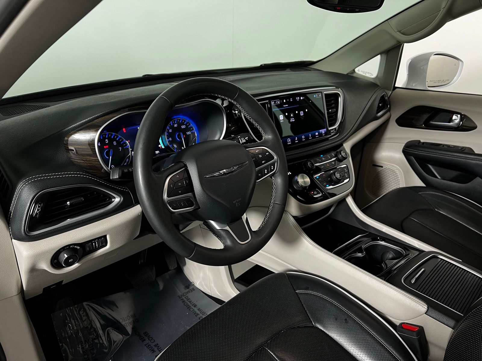 2022 Chrysler Pacifica Limited 12