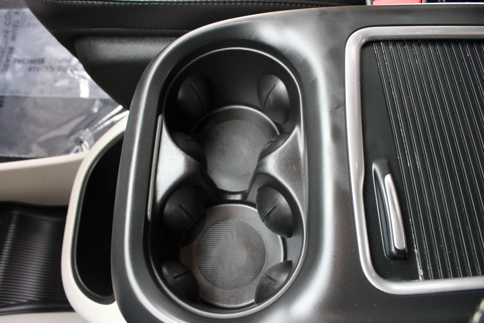 Used 2024 White Chrysler Touring L image 19