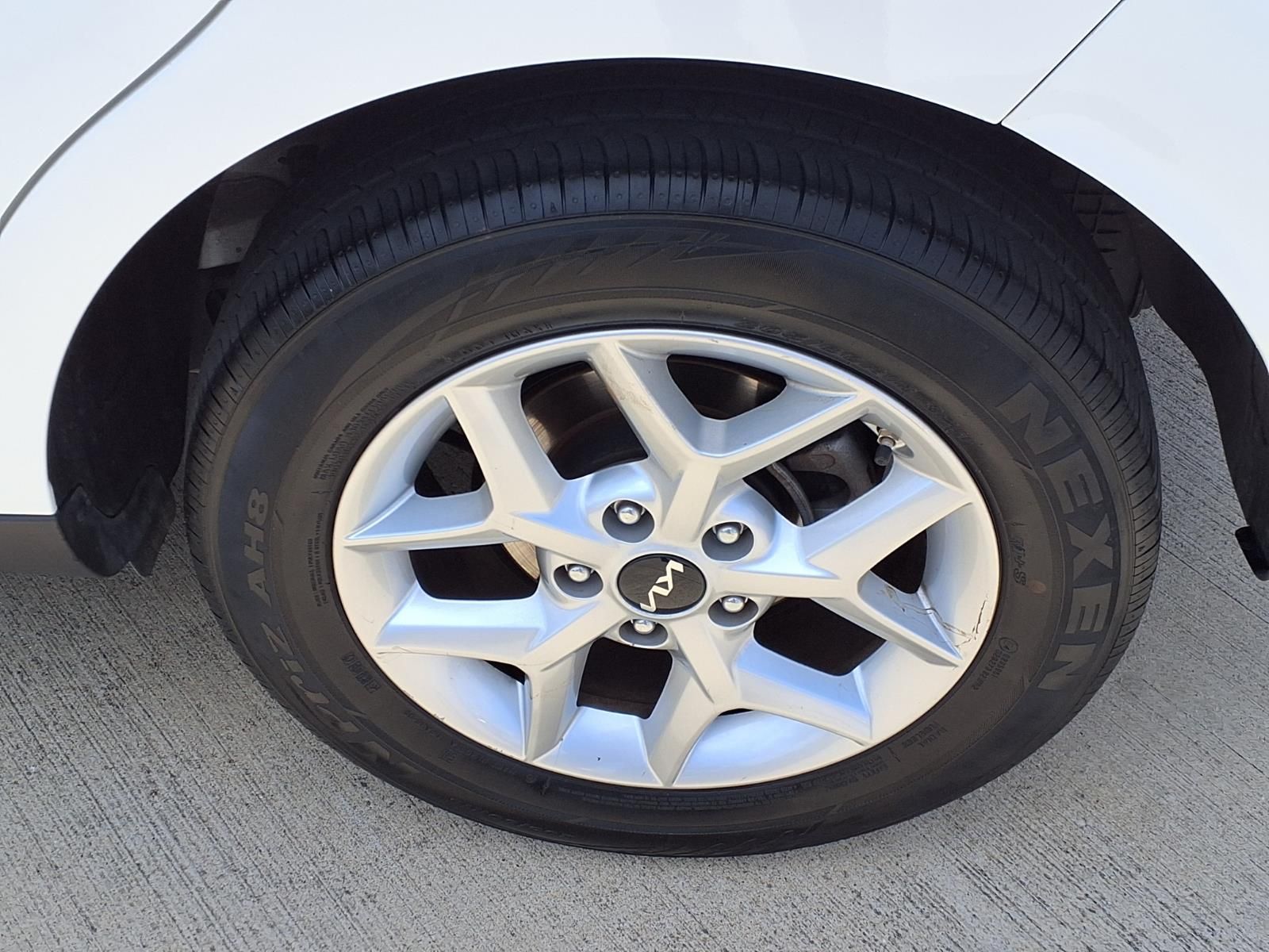 2025 Kia Soul LX White at Community Kia