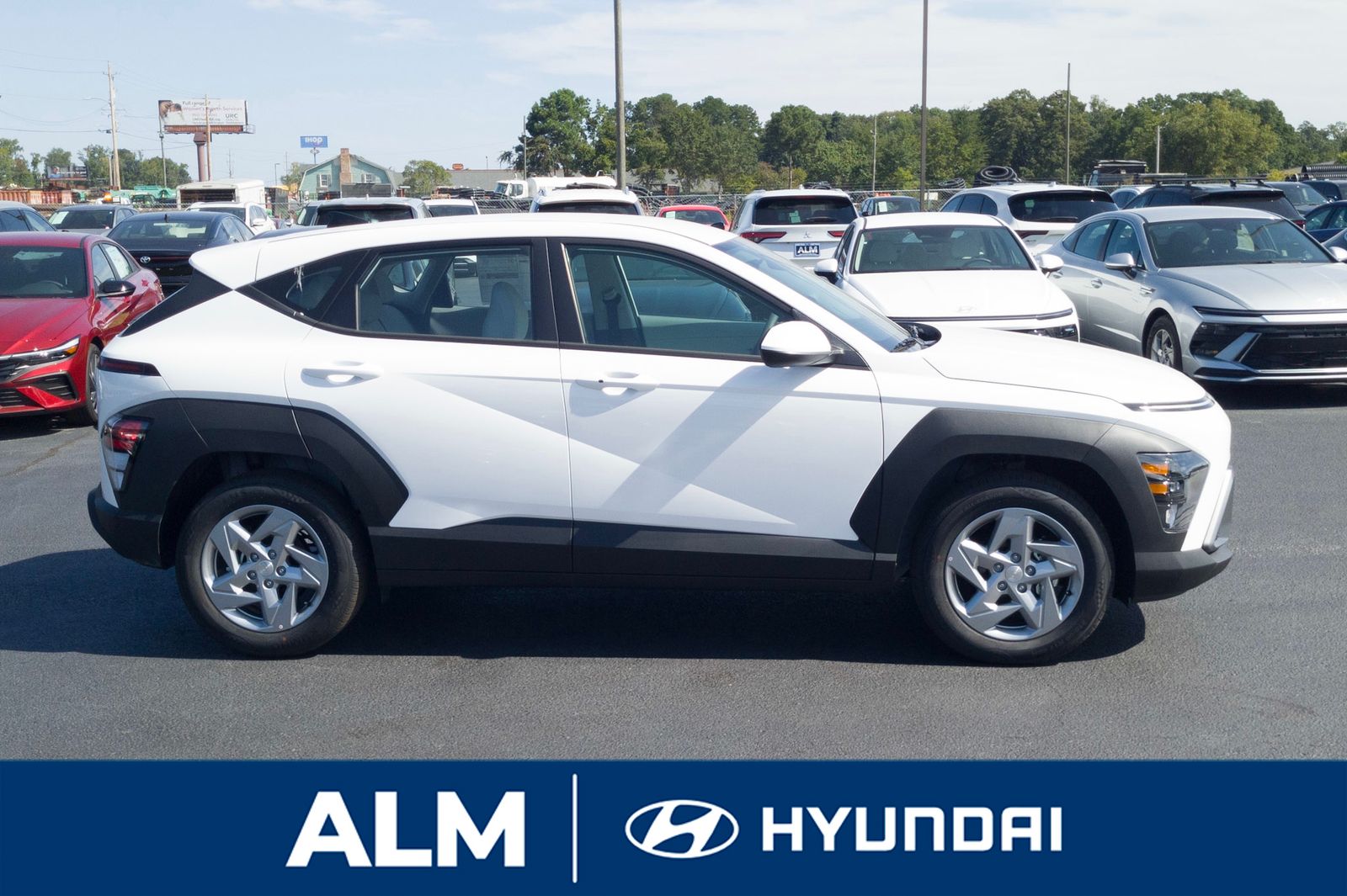 2026 Hyundai Kona SE photo 4