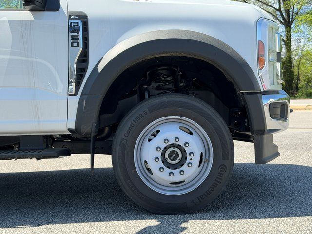 New 2025 Oxford White Ford XL image 4