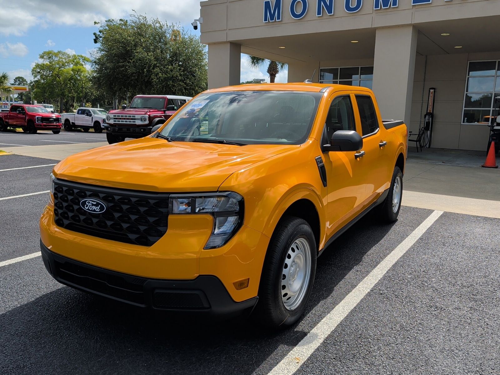 Orange Fury Metallic Tri-Coat 2026 Ford Maverick Pickup Truck Front-Wheel Drive Continuously Variable Transmission