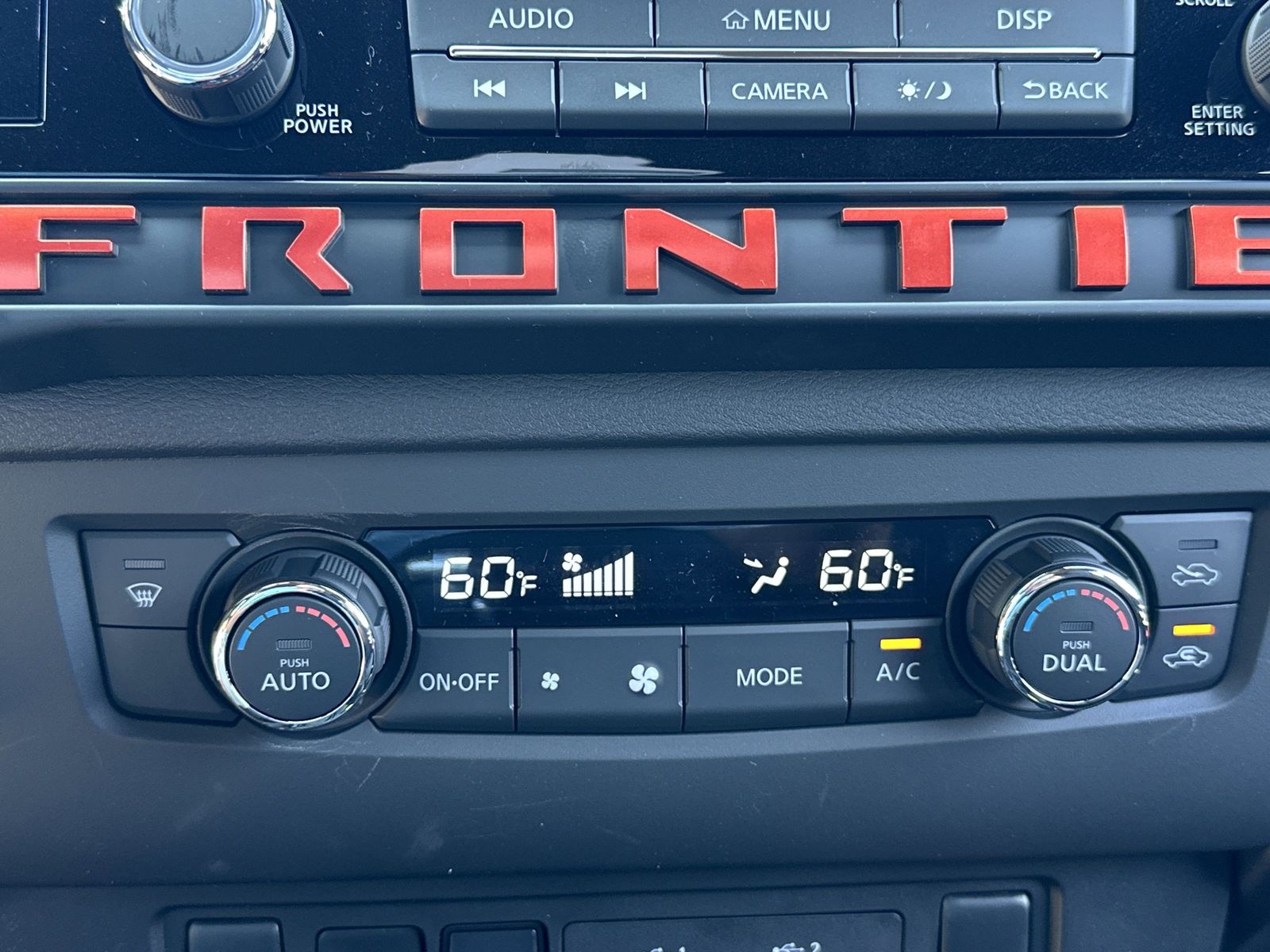 2025 Nissan Frontier PRO-4X photo 8