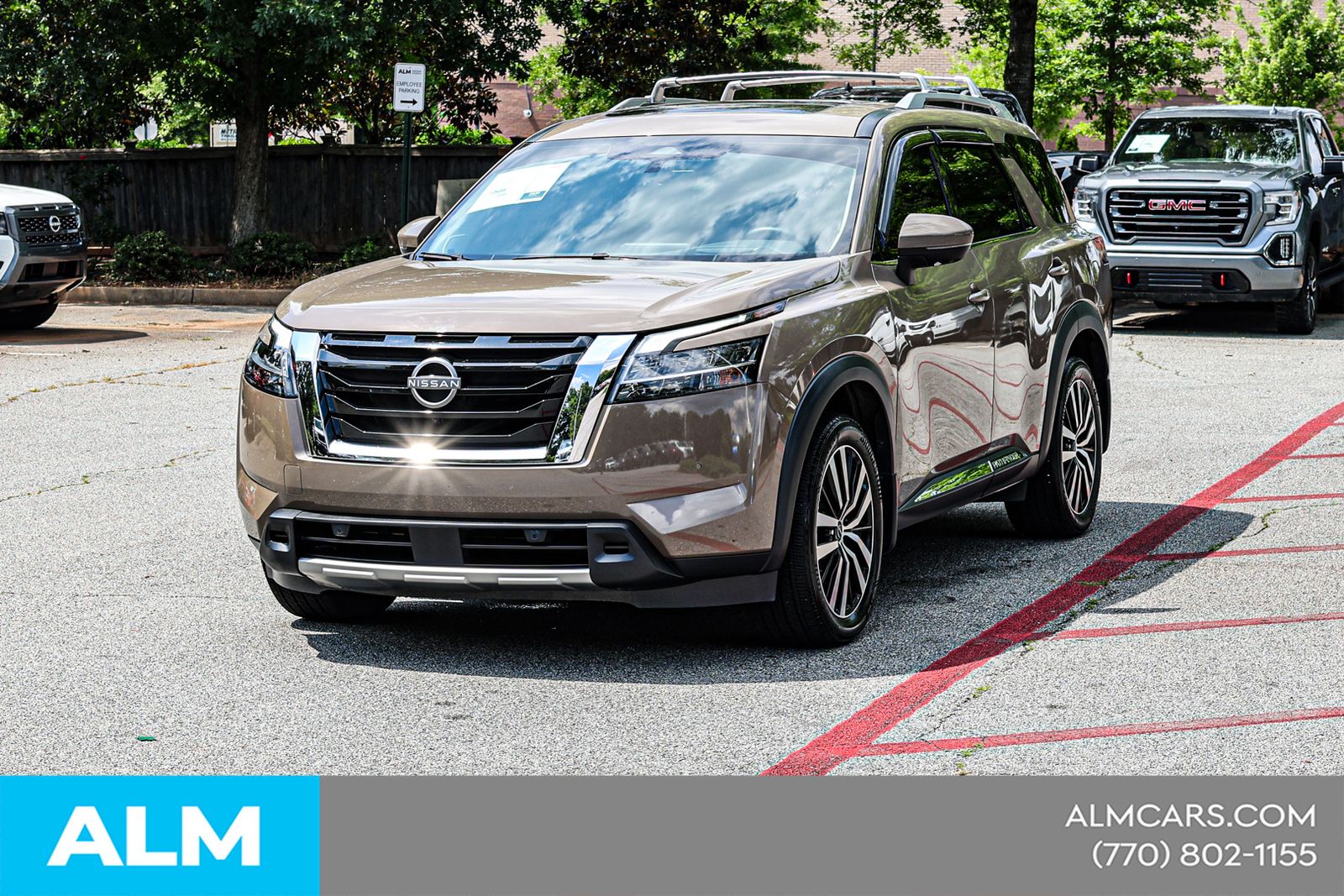 Used 2023 Beige Nissan Platinum image 4