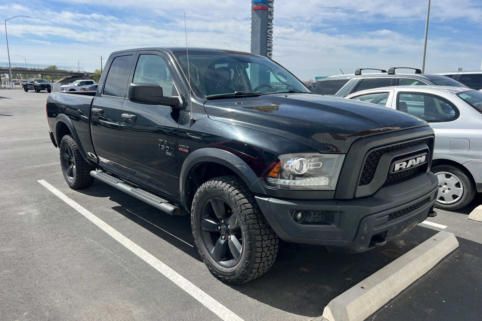 Diamond Black Crystal Pearlcoat 2020 RAM 1500 Classic Warlock Quad Cab 4WD Pickup Truck Four-Wheel Drive 8-Speed Automatic