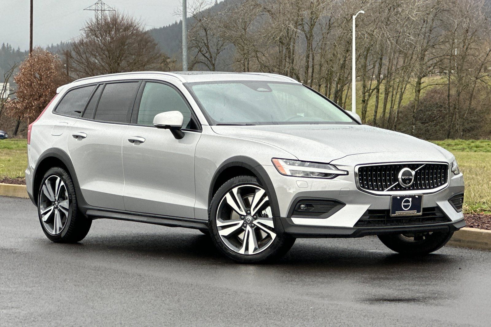 2025 Volvo V60 Cross Country B5 Plus AWD