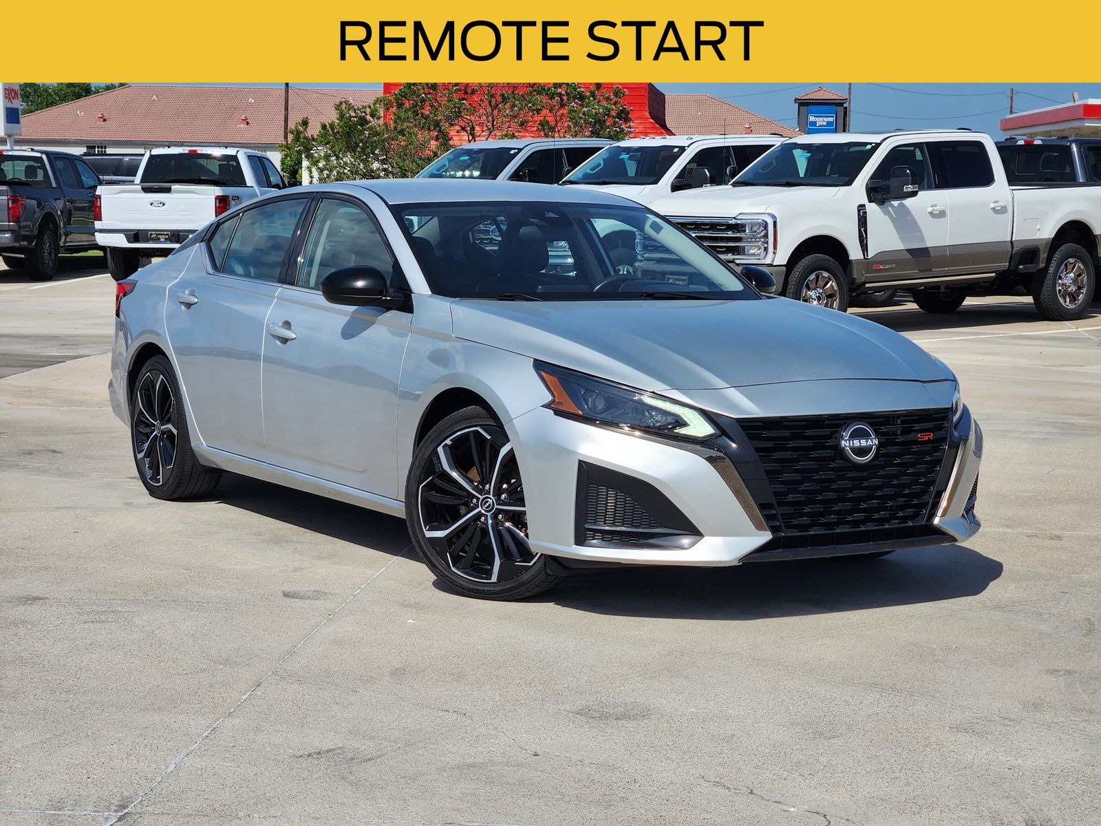 2023 Nissan Altima 2.5 SR FWD