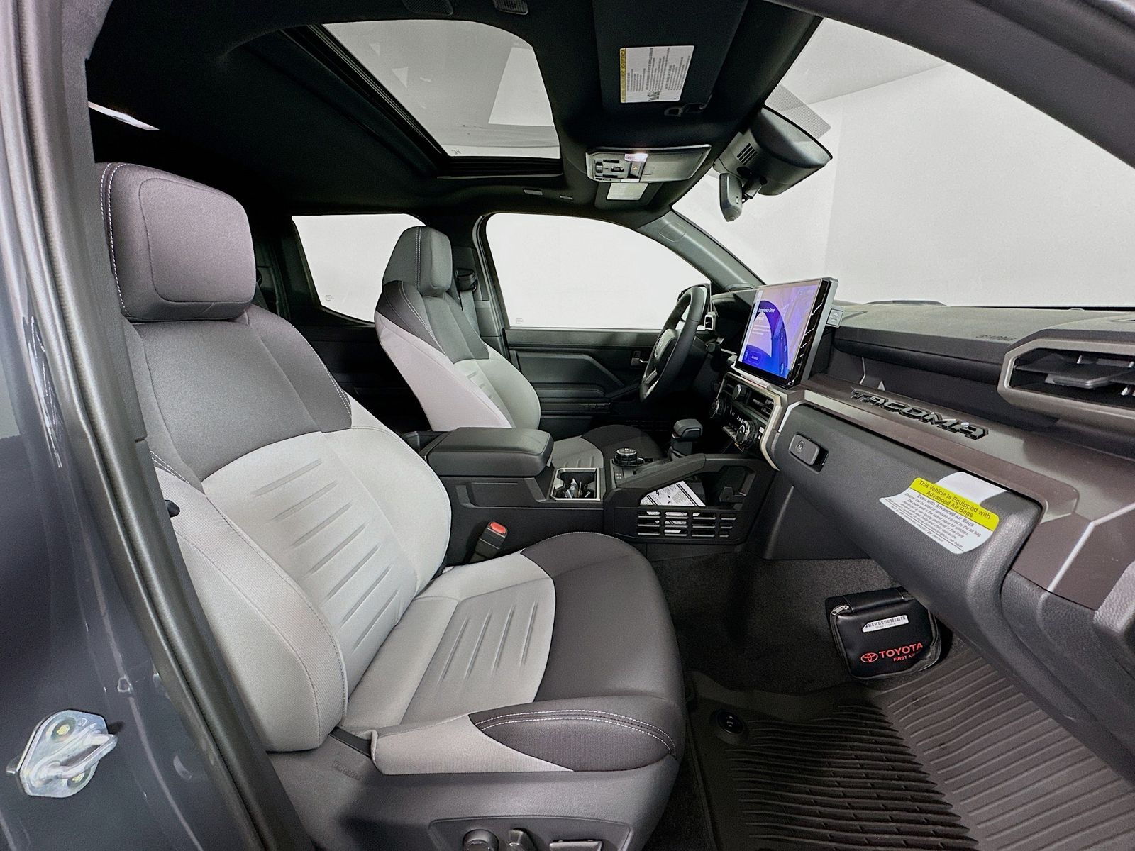 2025 Toyota Tacoma TRD Off Road - Photo 29