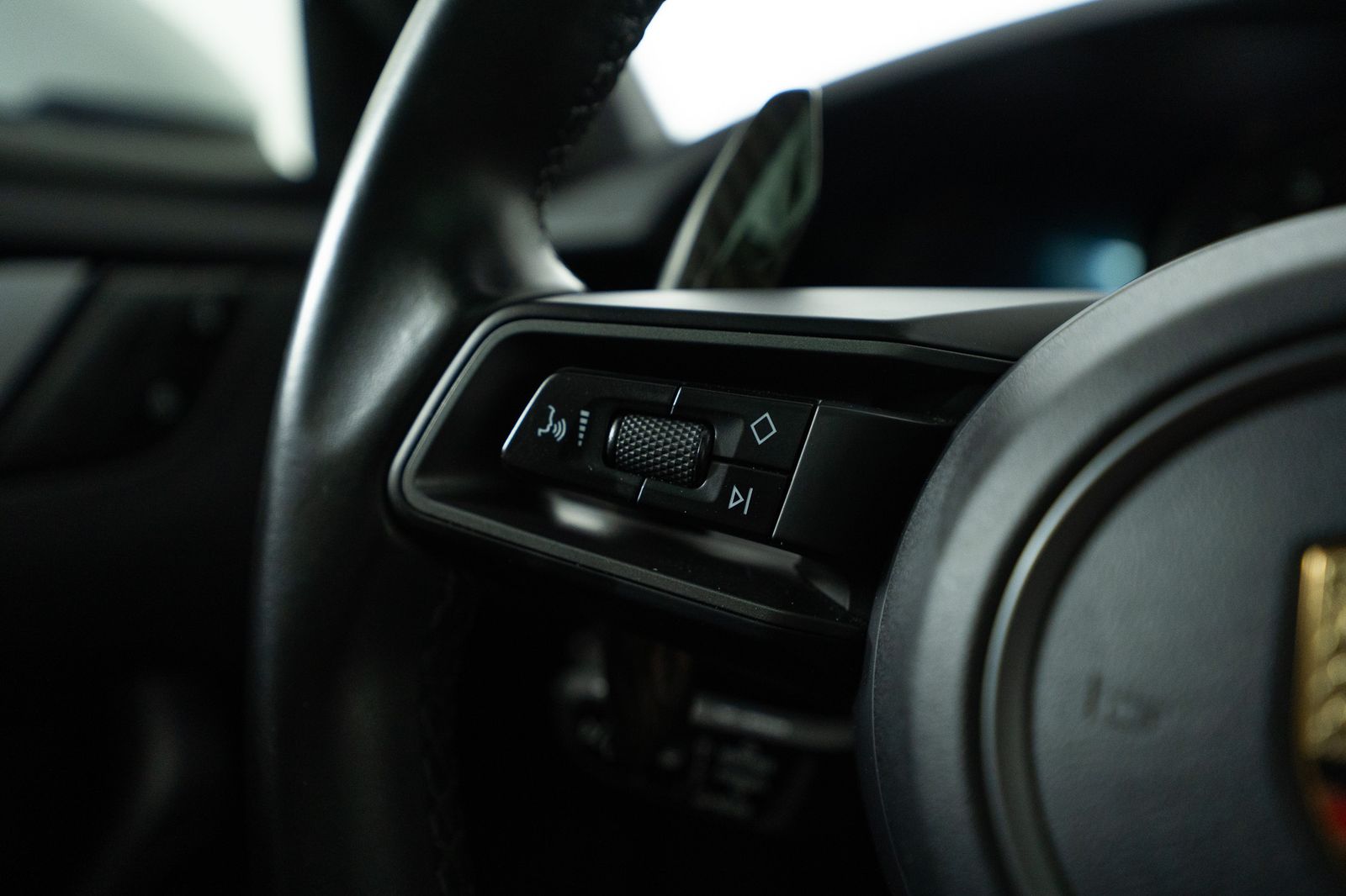 2023 Porsche 911 Carrera S — full photo 21 of 40