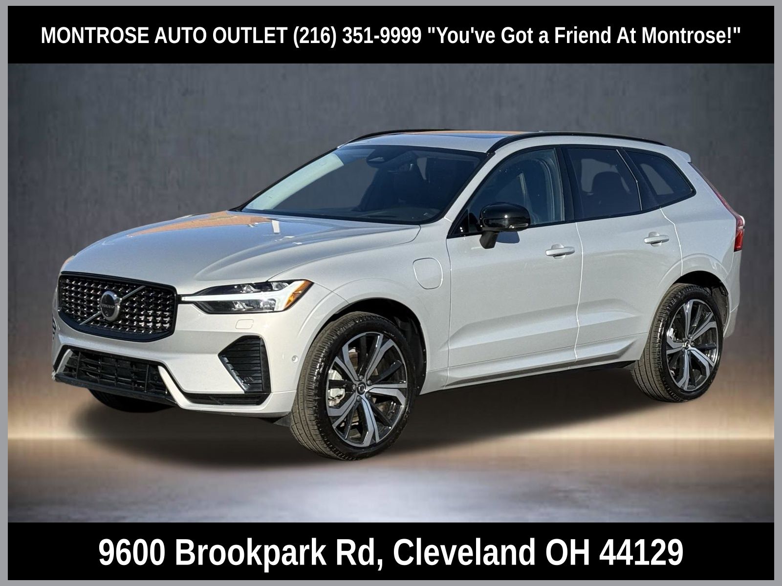 2024 Volvo XC60 Recharge T8 Ultimate Dark Theme eAWD