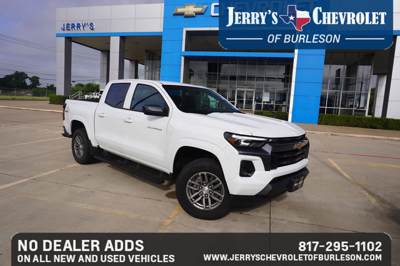 Summit White 2025 Chevrolet Colorado Pickup Truck Four-Wheel Drive 8-Speed Automatic