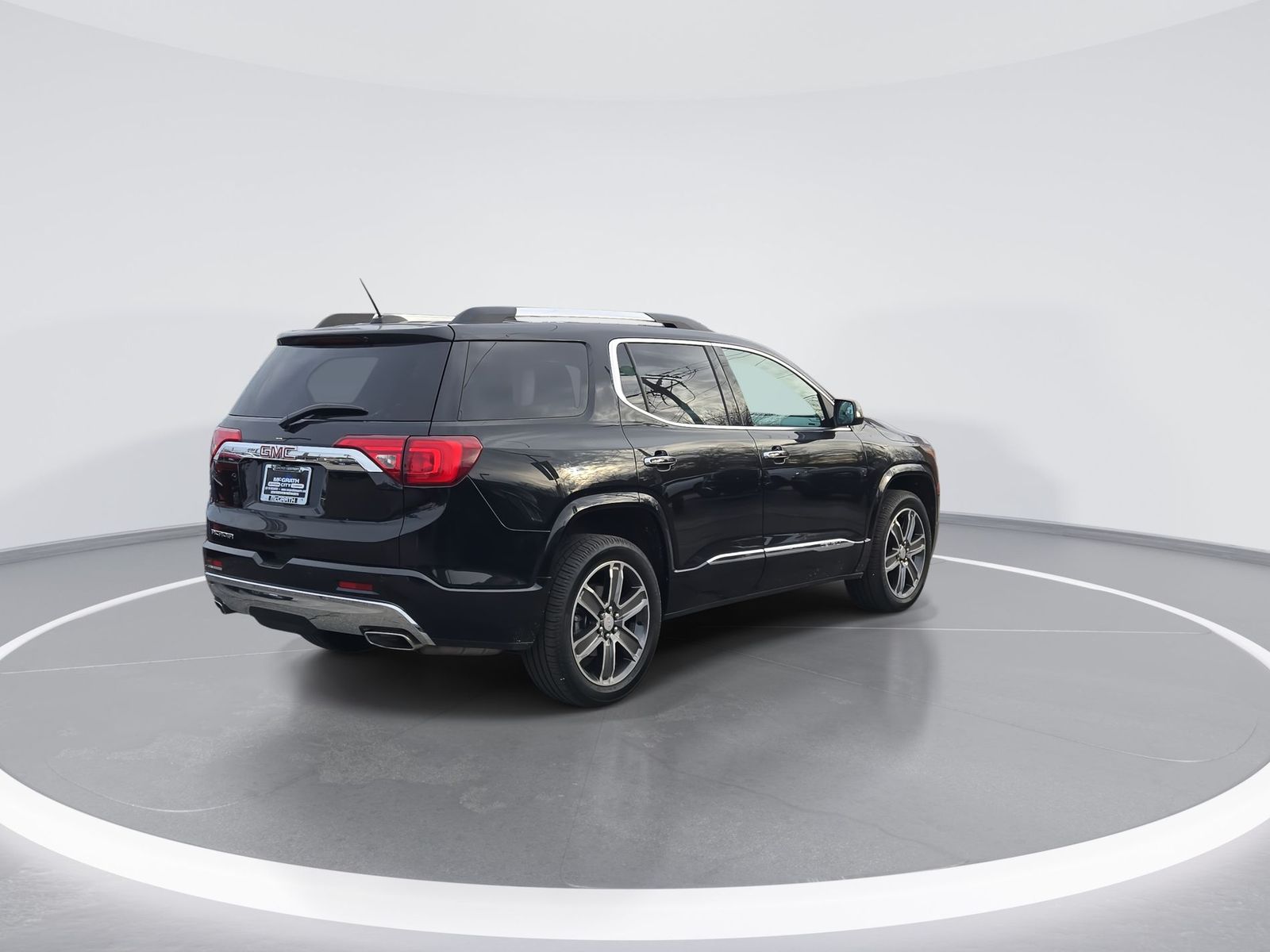 2018 GMC Acadia Denali 8