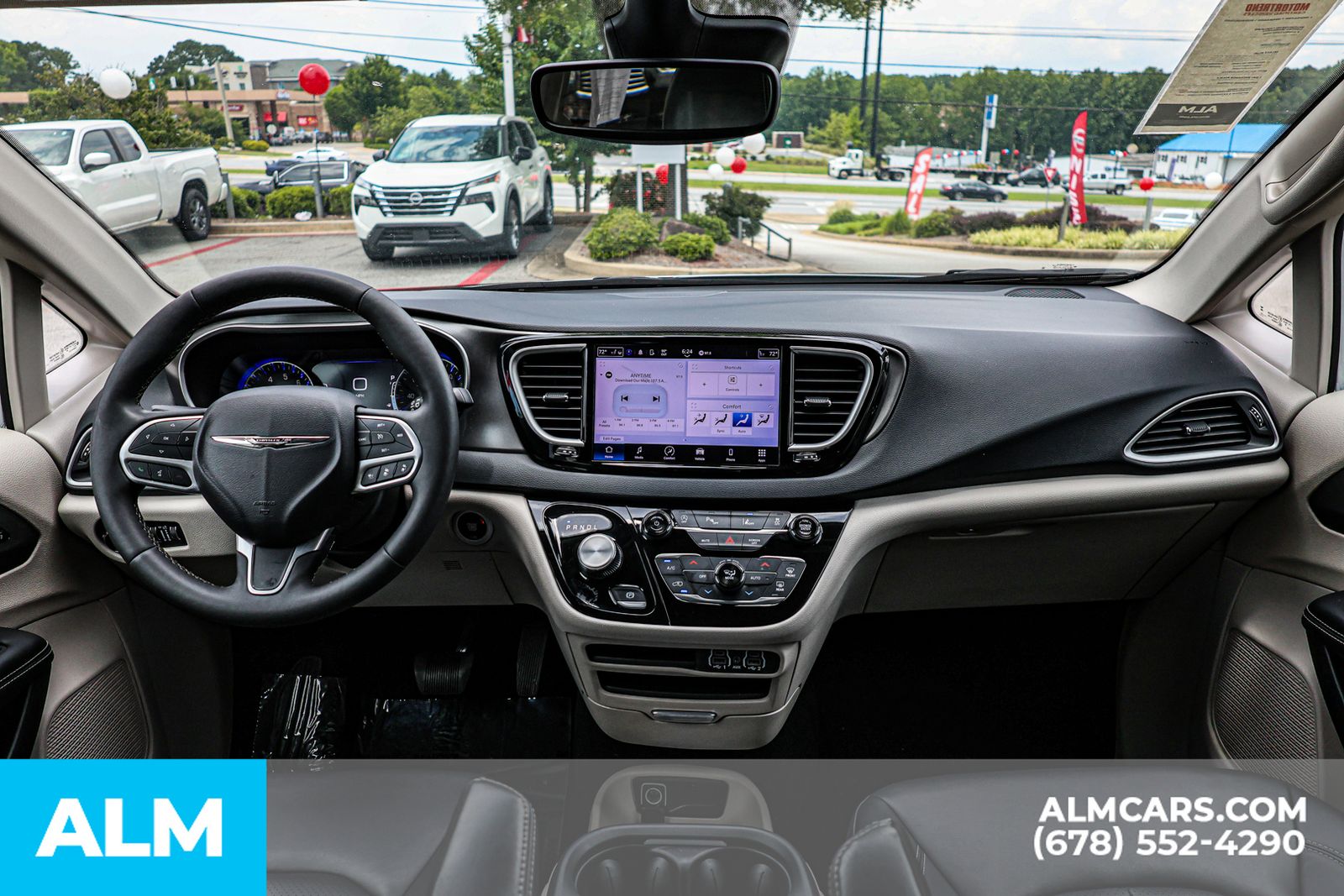 2024 Chrysler Pacifica Touring L photo 29