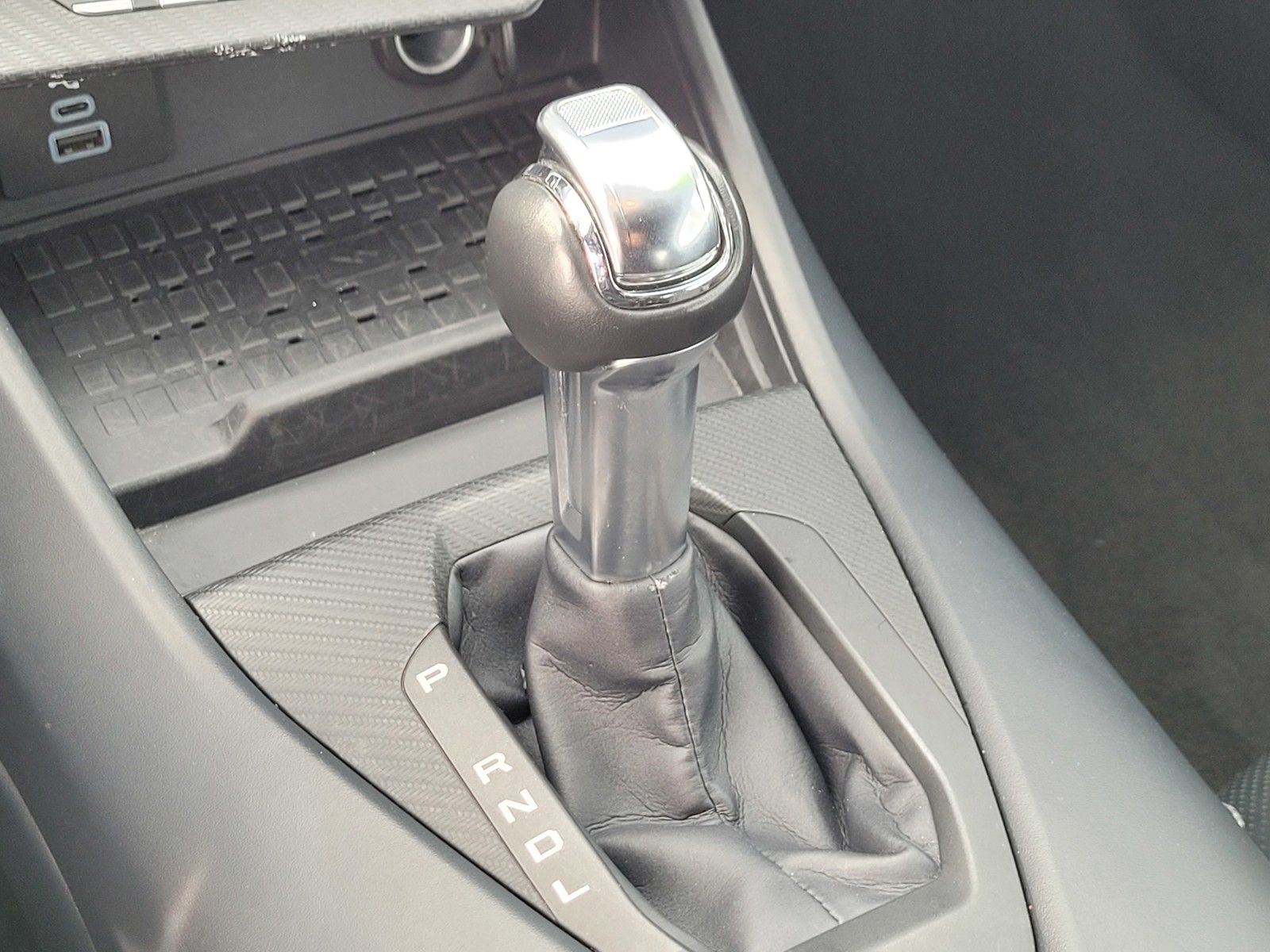 Used 2024 Silver Ford EcoBoost Premium image 19