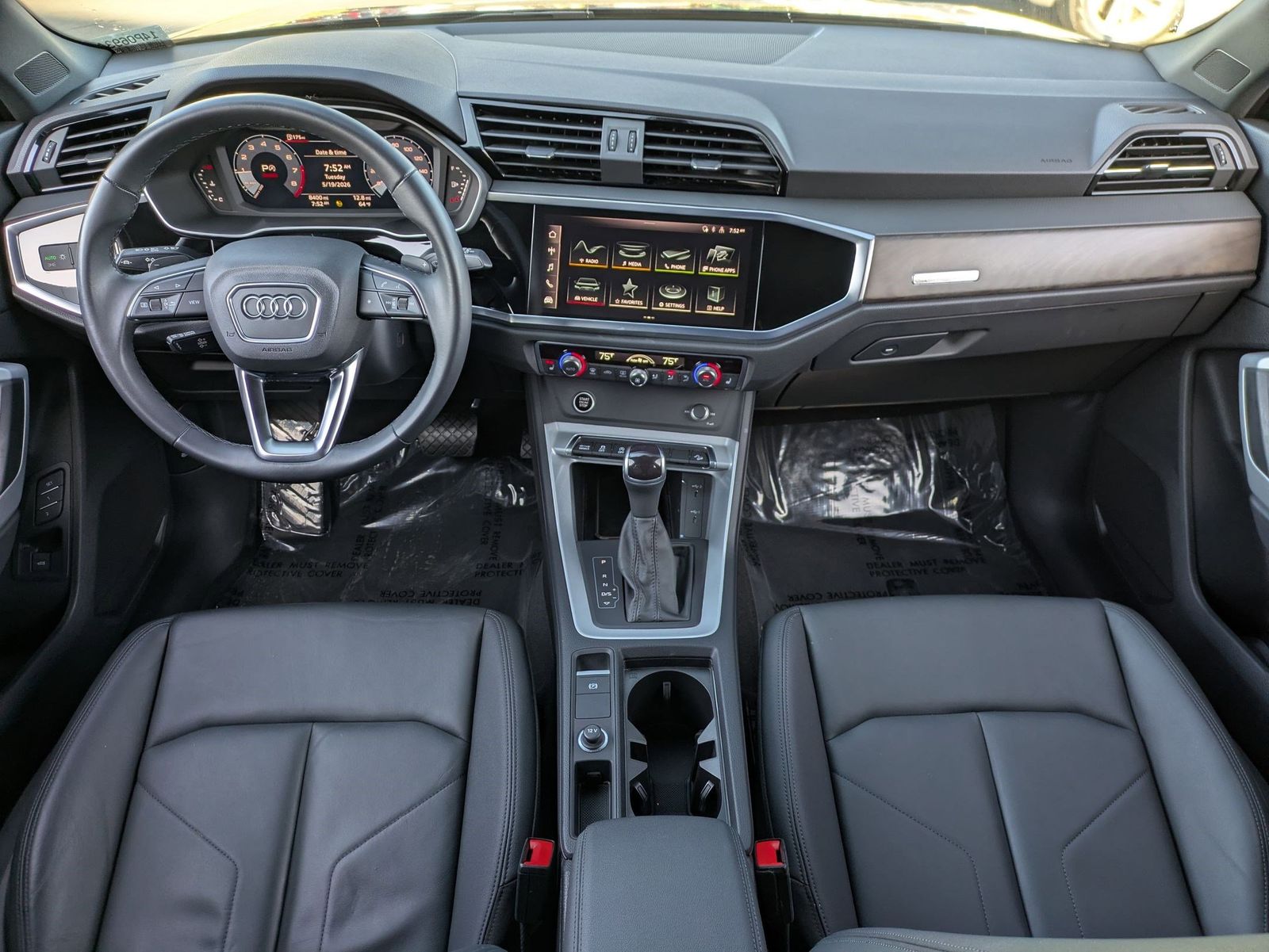 View vehicle photo 7