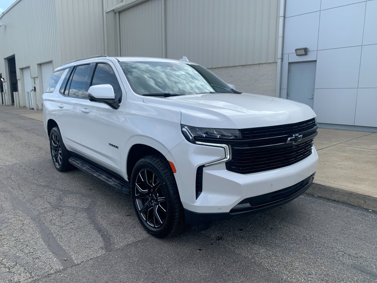 White (Iridescent Pearl Tricoat) 2023 Chevrolet Tahoe RST 4WD SUV / Crossover Four-Wheel Drive