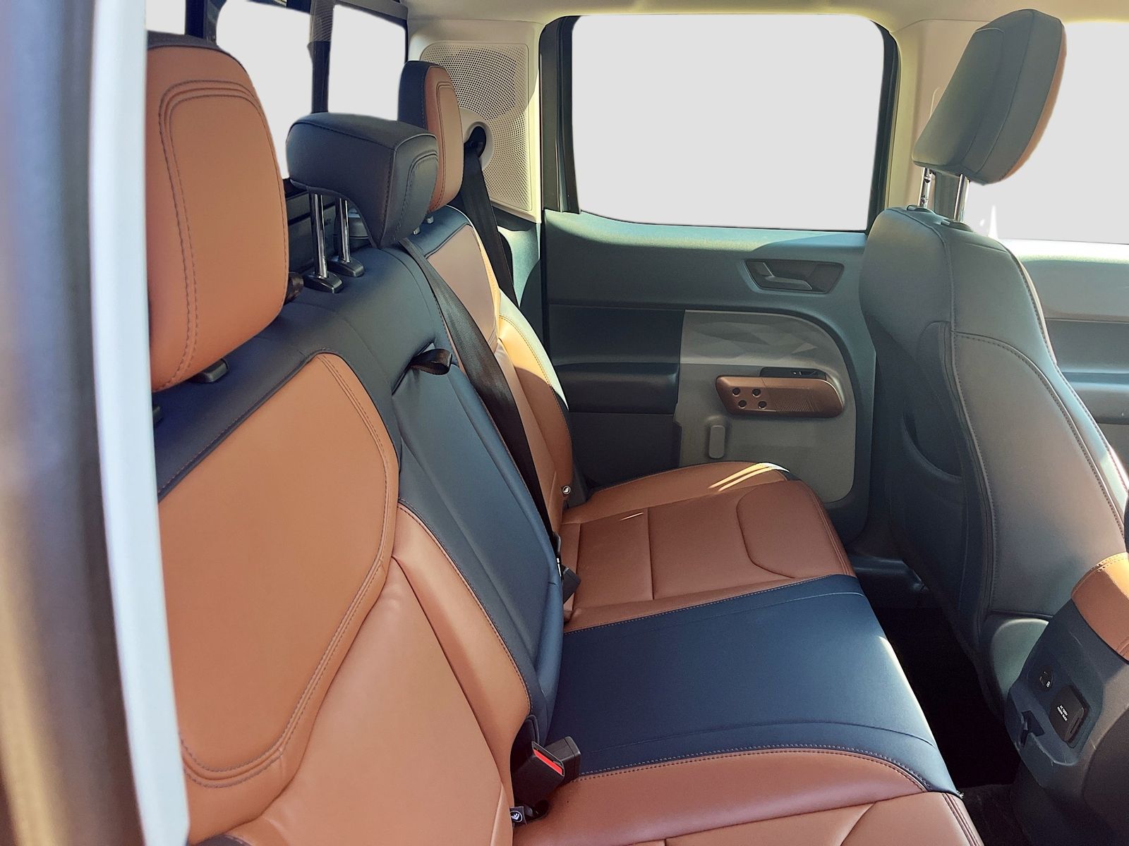 Used 2024 Gray Ford Lariat image 27