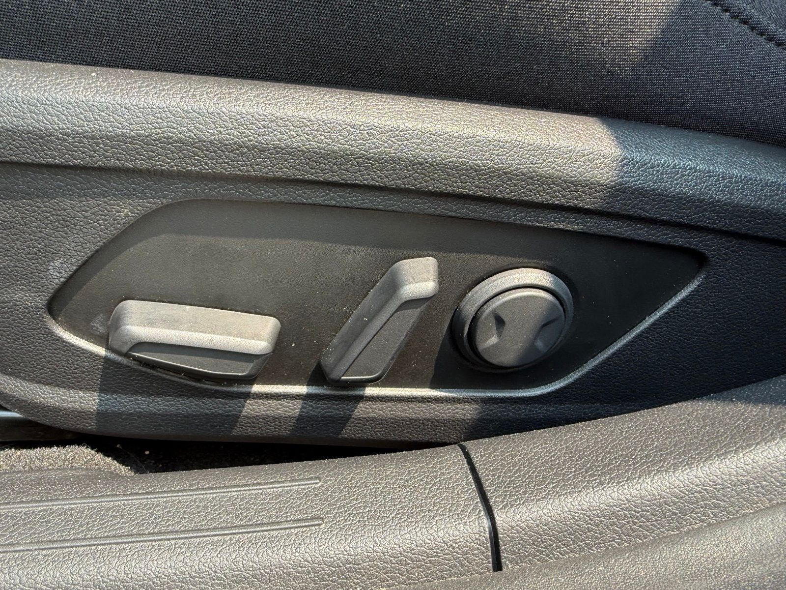 Used 2025 Silver Hyundai SEL image 20