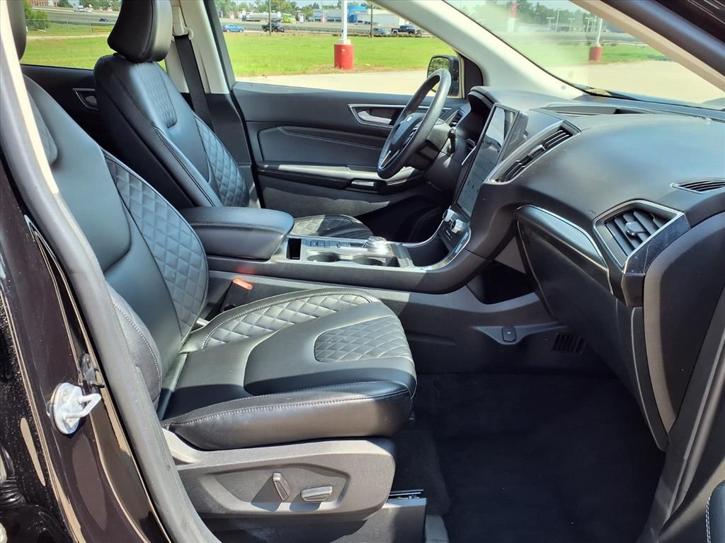 2024 Ford Edge Titanium - 11