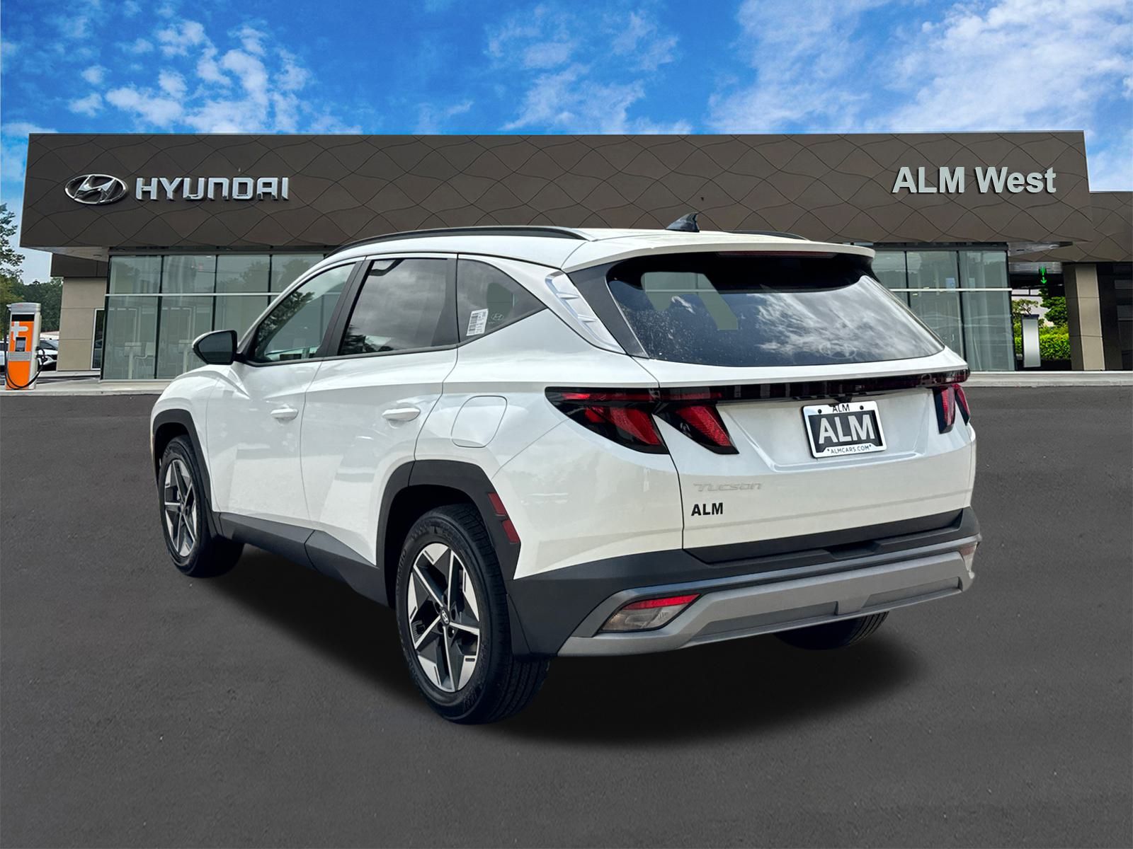 New 2025 White Hyundai SEL image 8