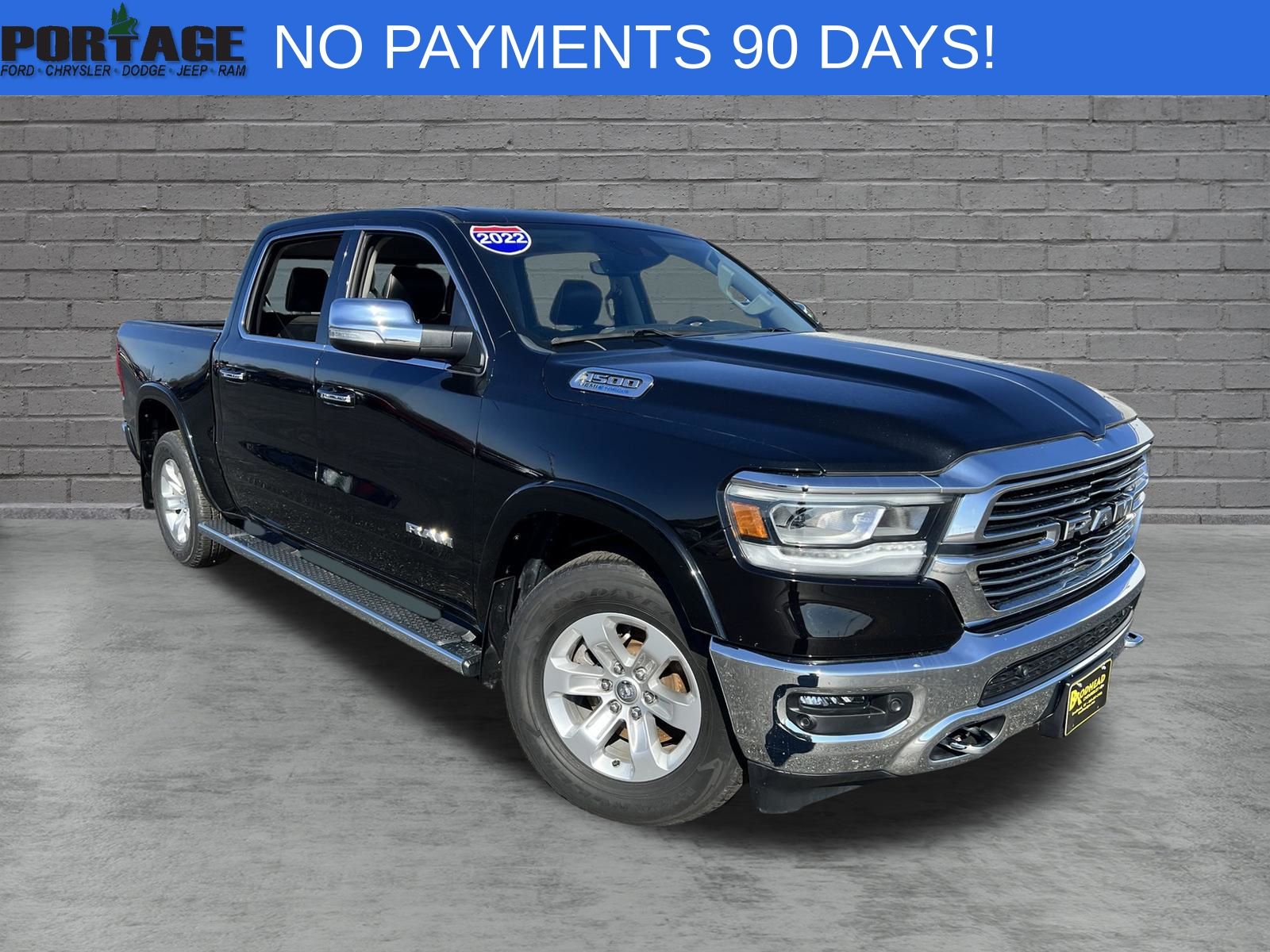 Diamond Black Crystal Pearlcoat 2022 RAM 1500 Pickup Truck Four-Wheel Drive 8-Speed Automatic