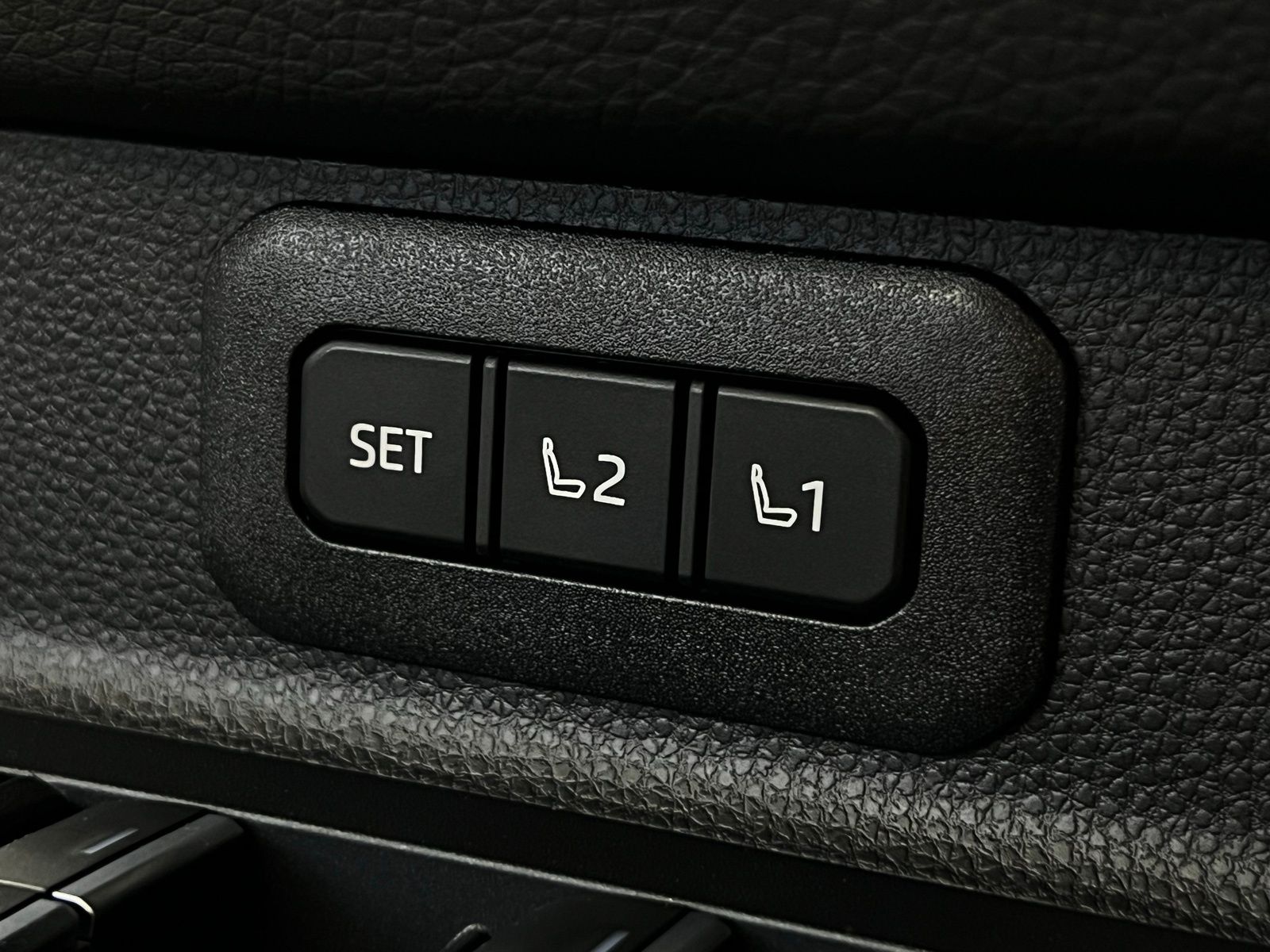 Thumbnail: 2026 Toyota Land Cruiser - 15